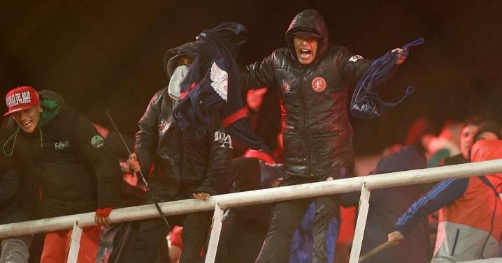 Se generaron incidentes en el partido entre Independiente vs Universidad de Chile: estos son los impactantes videos de los disturbios
