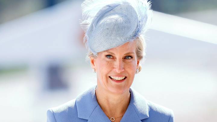 Duchess Sophie battles unpredictable weather in 'delicate' balletic look