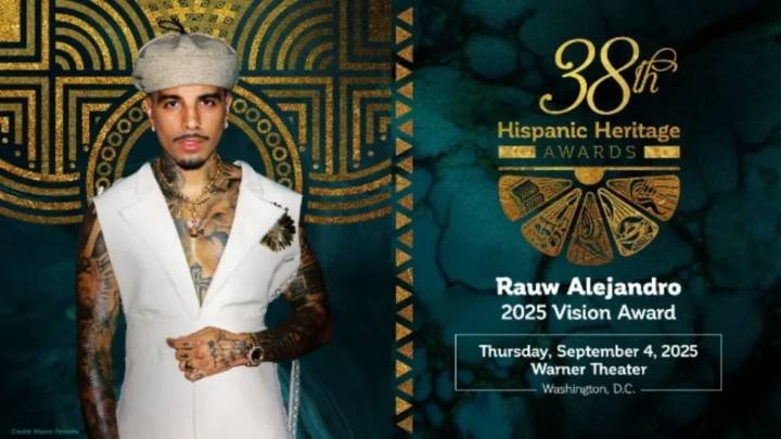 Rauw Alejandro recibe premio en la Herencia Hispana 2025