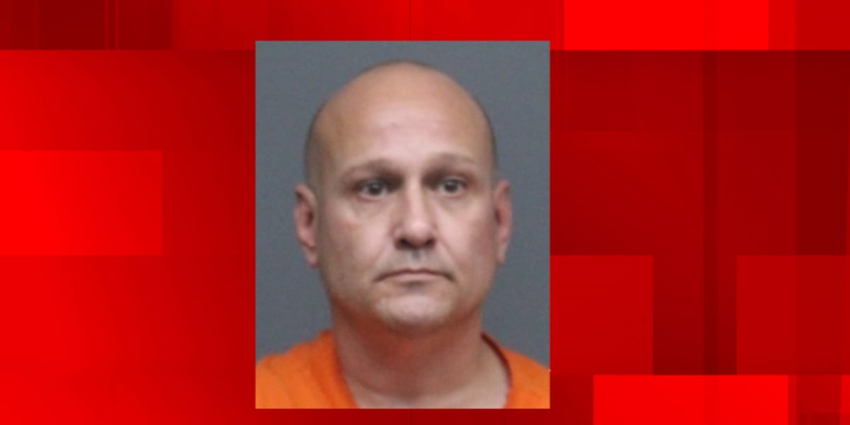 Texarkana man arrested for reportedly assaulting parents, fleeing officers