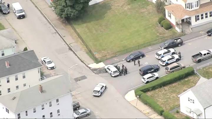 Worcester police standoff on Freemont Street