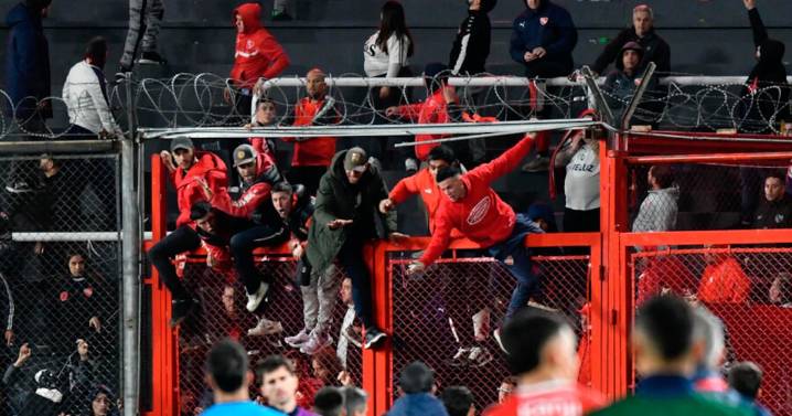 Timonel de Independiente se lava las manos tras los graves incidentes: “Corresponde una sanción a Universidad de Chile”