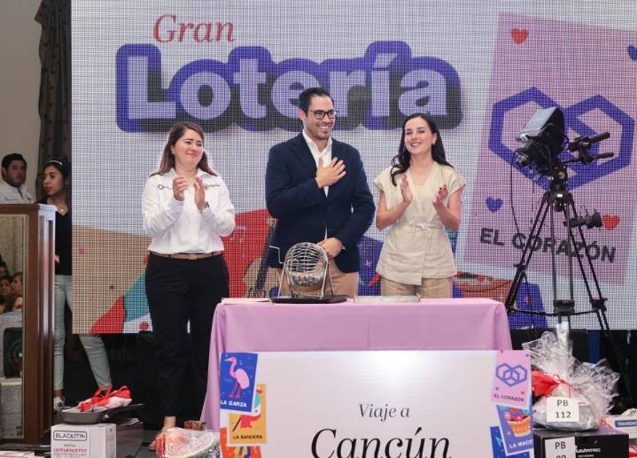 Participan mil 100 mujeres de Santiago en Gran Lotería DIF 2025