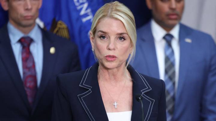 Fiscal Bondi informó que se están investigando "puentes aéreos" con puntos en Venezuela y Estados Unidos usados por organizaciones del narcotráfico