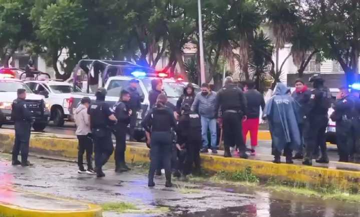 Registran muerto y herida por espacios de venta en Estadio Cuauhtémoc