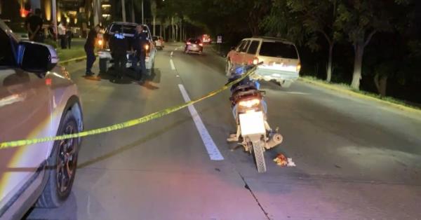 Moto loco provoca choque y resulta herido en Bahía de Banderas