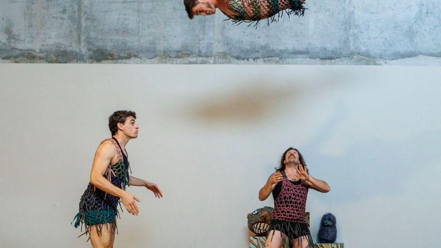 Un circo de tiernos trolls contra el aburrimiento