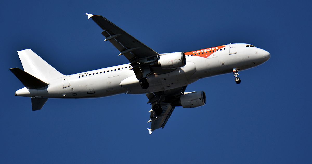 Spain easyJet flight forced to return to UK