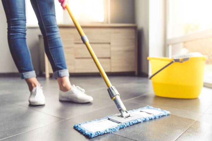 El ingrediente que debes usar para que el piso quede brillante
