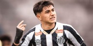 Es un 9 goleador, brilla en el Santos de Neymar y lo sigue Brasil: quién es la nueva promesa citada por la selección argentina