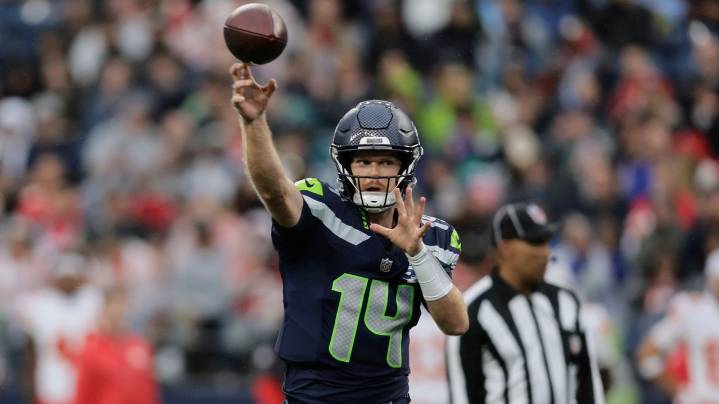 Sam Darnold impresses in preseason debut with Seattle Seahawks, win against Kansas City Chiefs