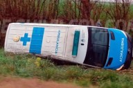 Otra ambulancia volcó en la Ruta 5 cuando iba a asistir a los accidentados del primer siniestro