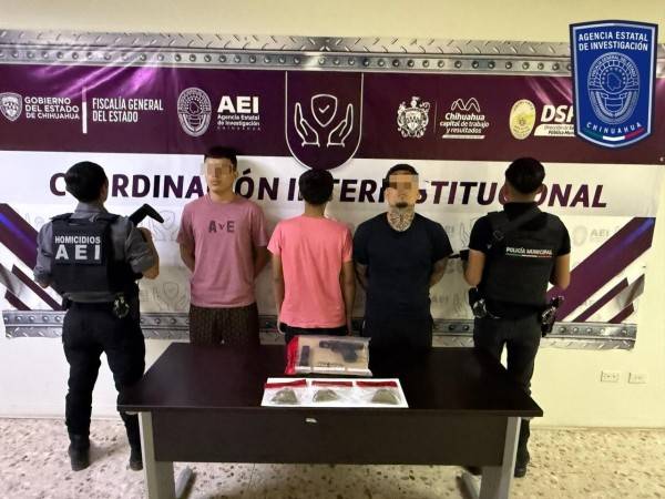 Detienen a tres presuntos puchadores, traían droga y un arma