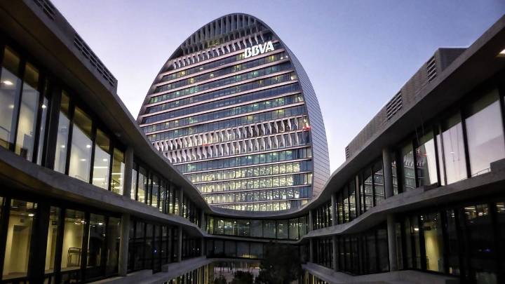BBVA volverá a ajustar este mes la ecuación de canje de la opa al Banco Sabadell