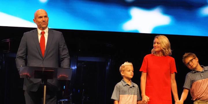 Former Iowa administrator Adam Steen announces GOP campaign for governor