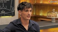 Un soltero acude a First Dates para pedir una cita a Pablo Alborán: "Por favor"