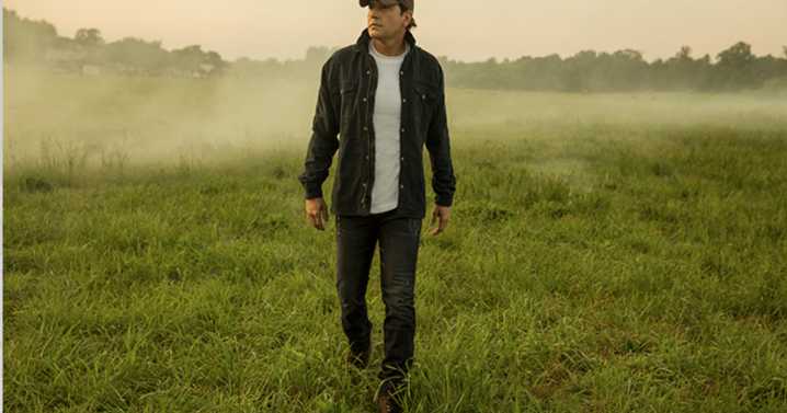 Rodney Atkins to headline Big Red Barn benefit concert