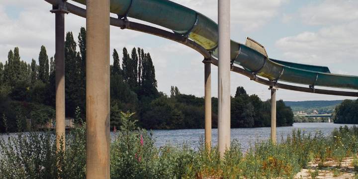 'Aftersun', el libro que retrata la decadencia de los parques acuáticos abandonados en España, Japón o Estados Unidos