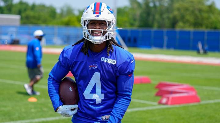 James Cook returns to Bills practice amid contract dispute