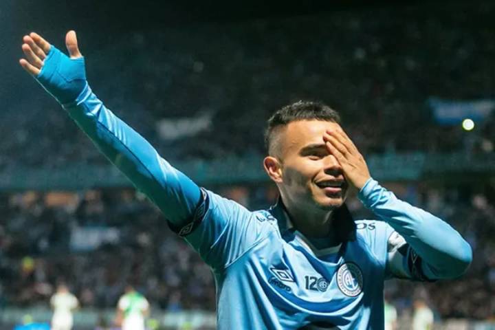 “Que le hagan un monumento”. Volvió por amor a la camiseta, se emociona después de hacer un gol y es la figura del torneo