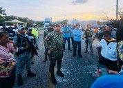 Habitantes bloquean carretera federal en Morro Mazatán; denuncian represión militar y exigen respuesta presidencial inmediata