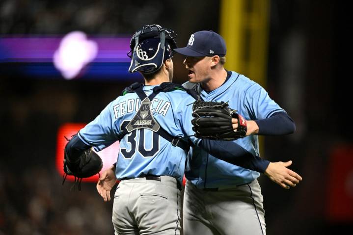 Rays rally late again to beat Giants, win 3rd series on marathon trip