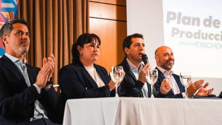 Elecciones en Corrientes: Martín Ascúa presentó su plan de Gobierno y recibió un fuerte respaldo de Wado de Pedro