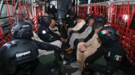 Presentan cargos por tráfico de fentanilo y armas contra tres de los 26 narcos extraditados a EU