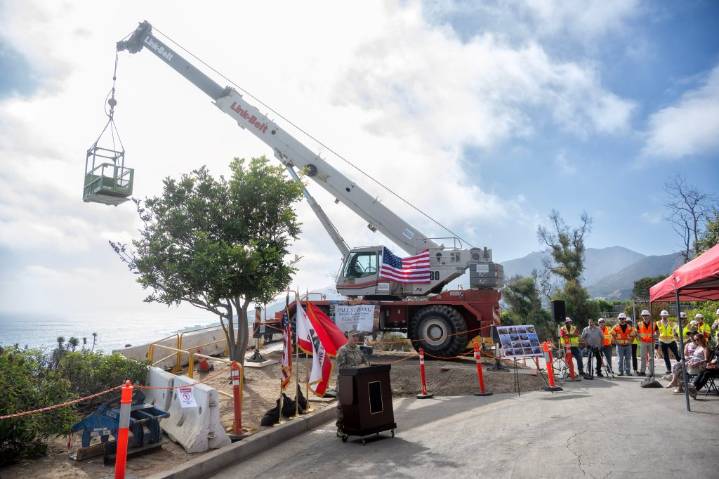 With a mix of celebration — and frustration — the Palisades marks a milestone after catastrophic fire