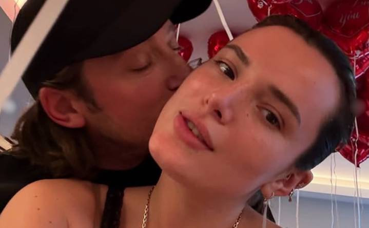 Bella Thorne responde a críticas por pedirle matrimonio a su novio Mark Emms