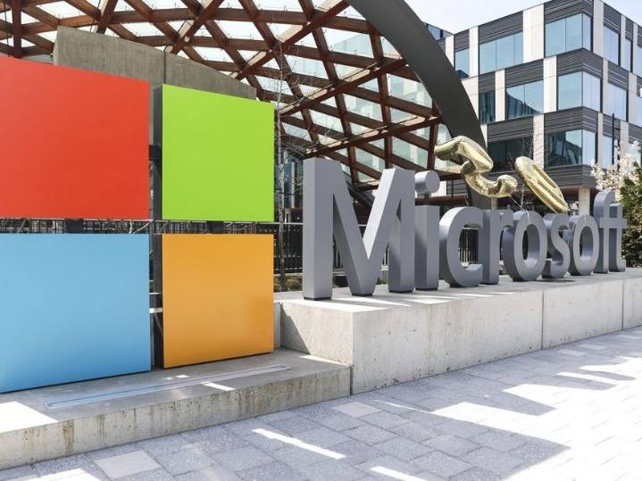 Rallies lead to 18 arrests over Microsoft's work with Israel