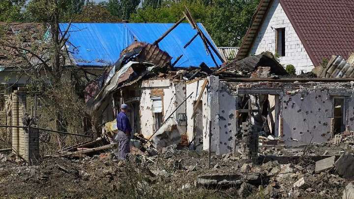Ataque ruso deja 21 muertos en Kiev y socava esfuerzos por cese al fuego