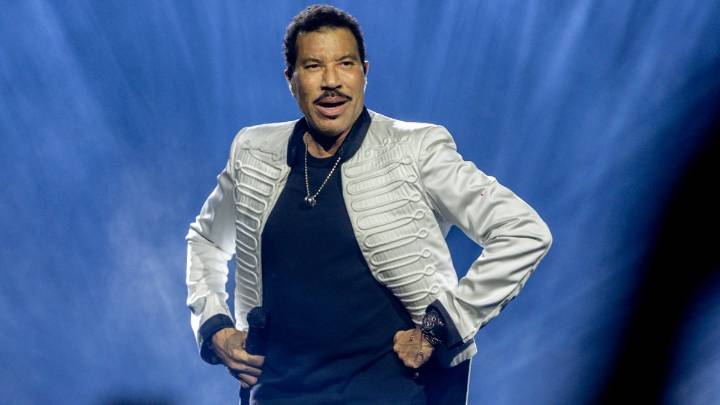 Intentan robar la casa de Lionel Richie mientras el artista se encontraba allí