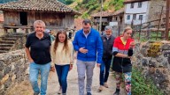 Solo tres incendios permanecen activos en Asturias y continúan la tareas de control