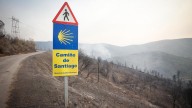 Protección Civil de Castela e León pídelles aos peregrinos que non continúen o Camiño polos incendios