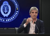 Dólar y deuda: la semana clave de Caputo para renovar $13,7 billones en manos privadas