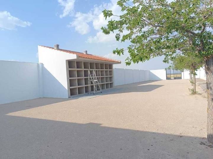 Trabajan en la ampliación de los cementerios de las pedanías