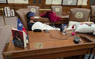 Algunos Parlamentarios demócratas de Texas dormirán en el Capitolio estatal protestar en medio de redistribución de distritos