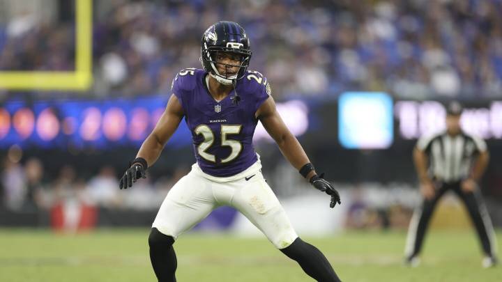 Giants claim S Beau Brade, CB Rico Payton off of waivers