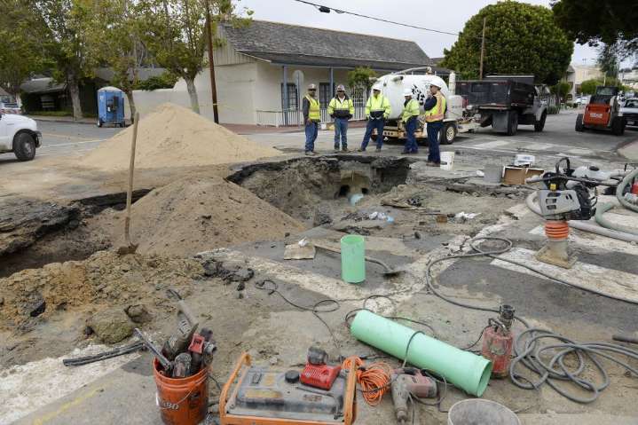 Water main break outside Oakland hospital causes some interruptions in service to area but no impact on patient care