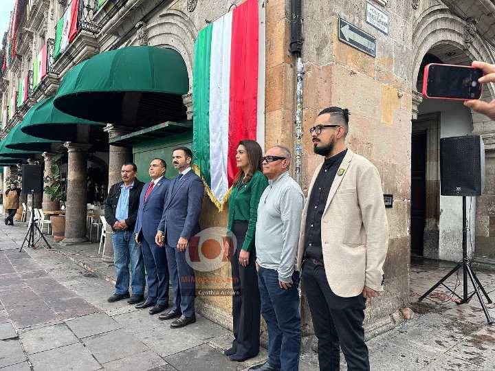 Pegan en Bando Solemne programa de actividades de fiestas patrias en Morelia
