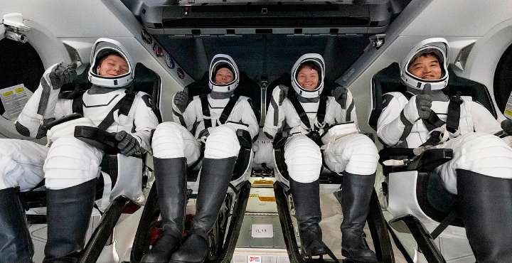 Astronautas de Crew-10 regresan tras 148 días en el espacio por fallas en su cápsula