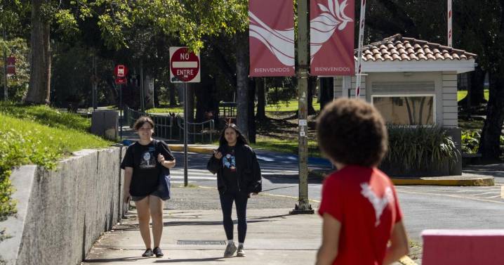 Política migratoria de Trump pasa factura a universidades locales