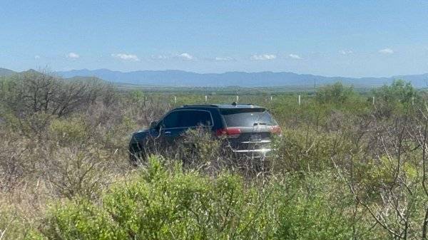 Dejan vehículo abandonado con impactos de bala