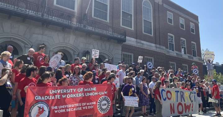 Union members join UMaine grad workers to call for fair contract negotiation