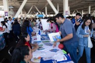 Ofertan más de 300 vacantes en feria de empleo local