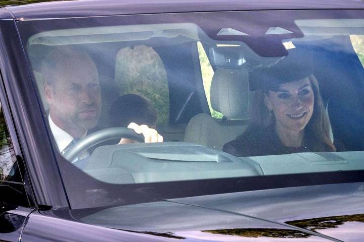 Kate Middleton, Prince William Joined by 3 Children for Summer Church Trip: Photos