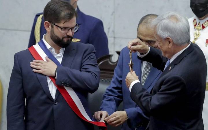 Presidente Boric reactiva debate sobre duración de mandatos: "4 años se hace breve para los cambios" 27 de agosto de 2025 | Internacional En comparación a países como Argentina, Brasil y Perú, donde l