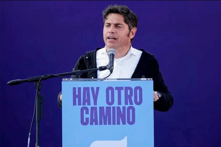 Kicillof tildó a Milei de "payaso" y cuestionó su gestión económica