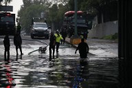 Policías de la CDMX atienden inundaciones en el oriente de la capital